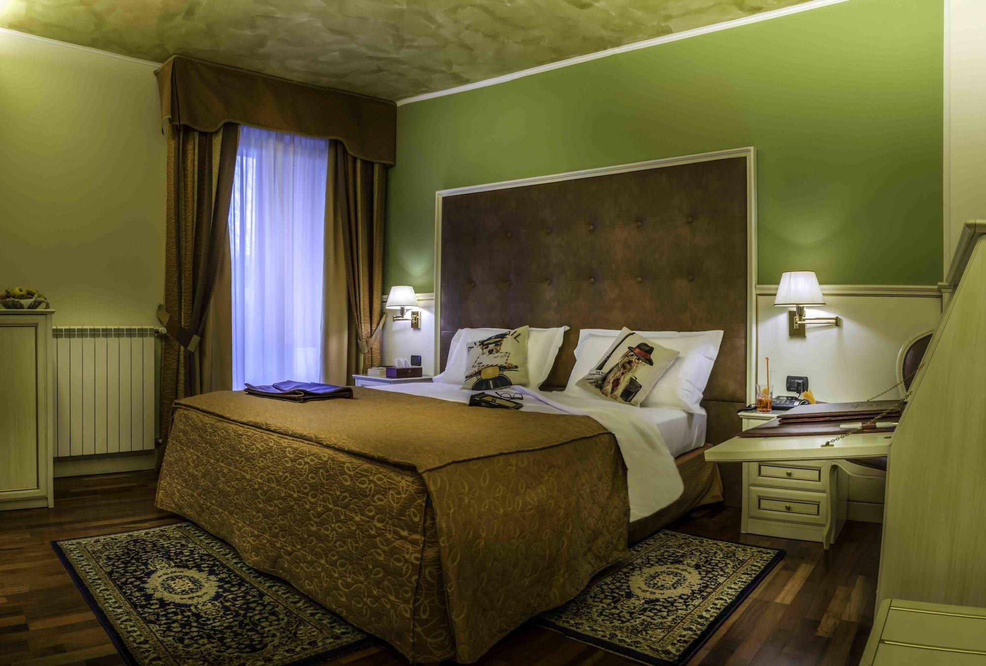 Hotel La Bussola Novara Bagian luar foto