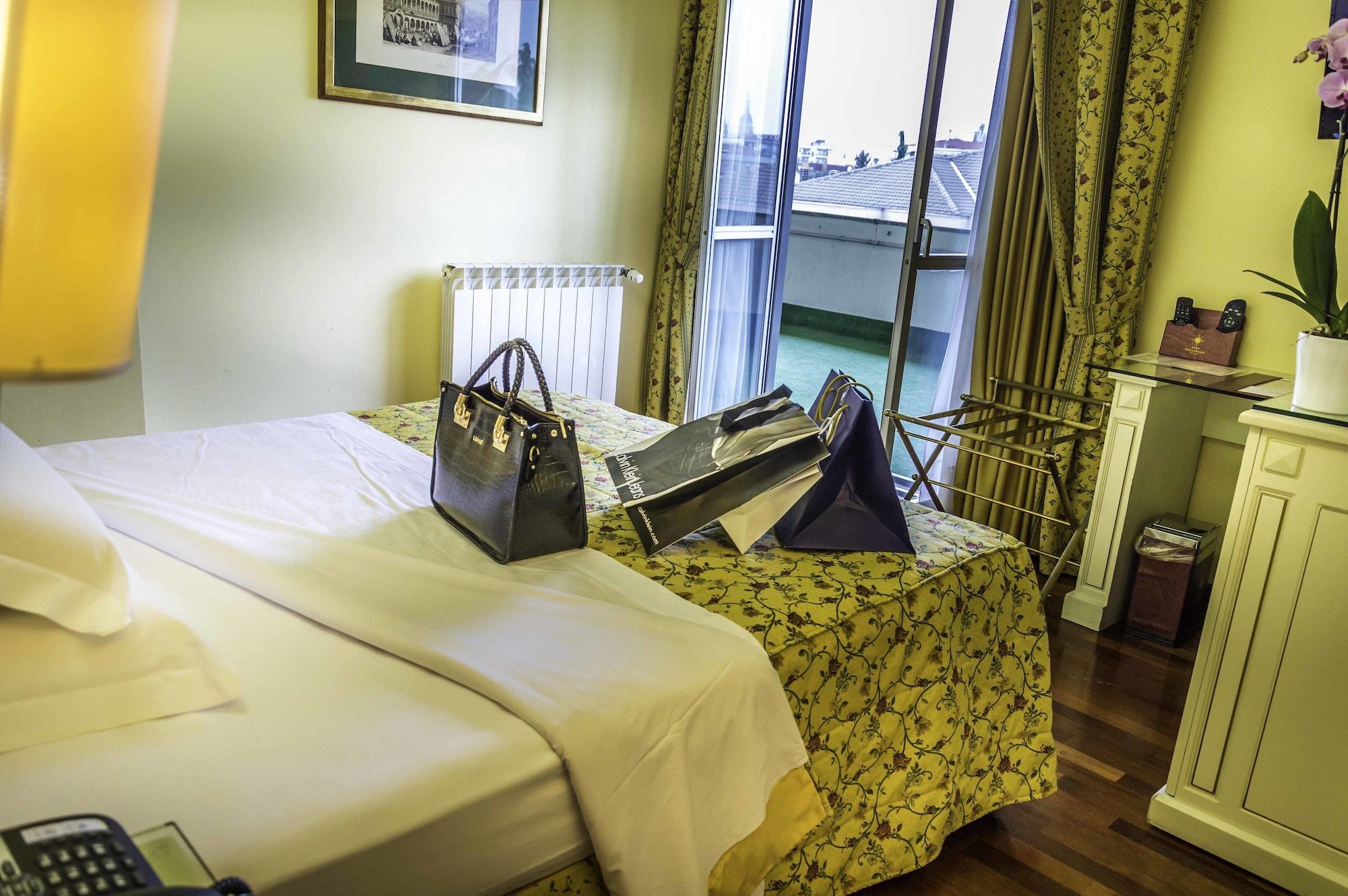 Hotel La Bussola Novara Bagian luar foto