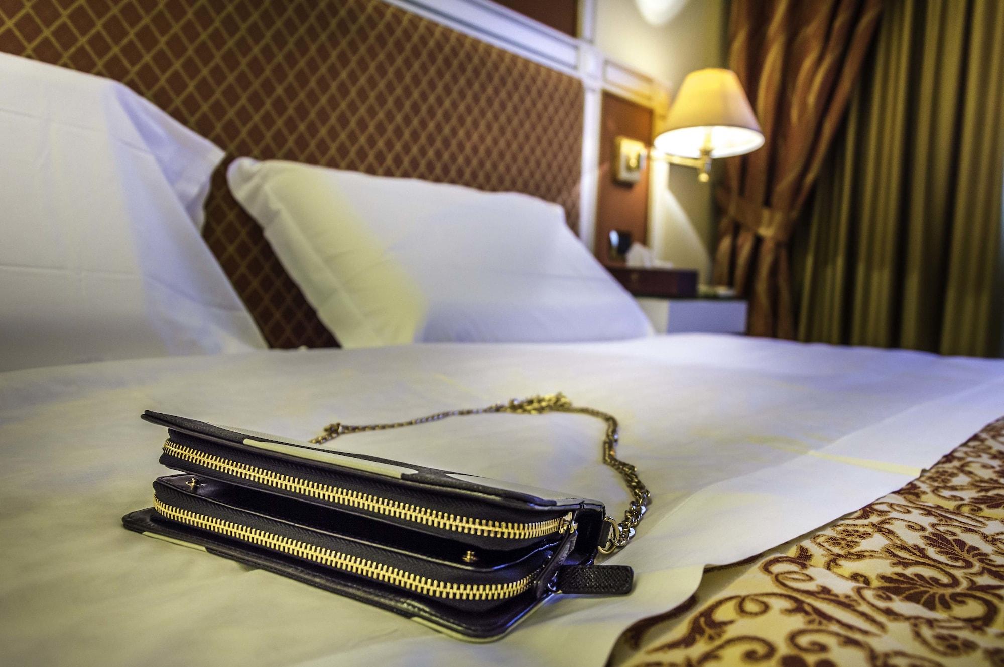 Hotel La Bussola Novara Bagian luar foto