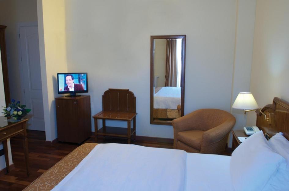 Hotel La Bussola Novara Bagian luar foto