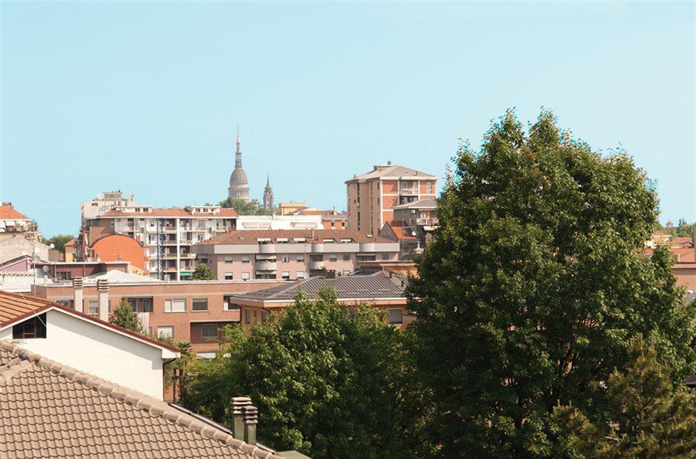 Hotel La Bussola Novara Bagian luar foto