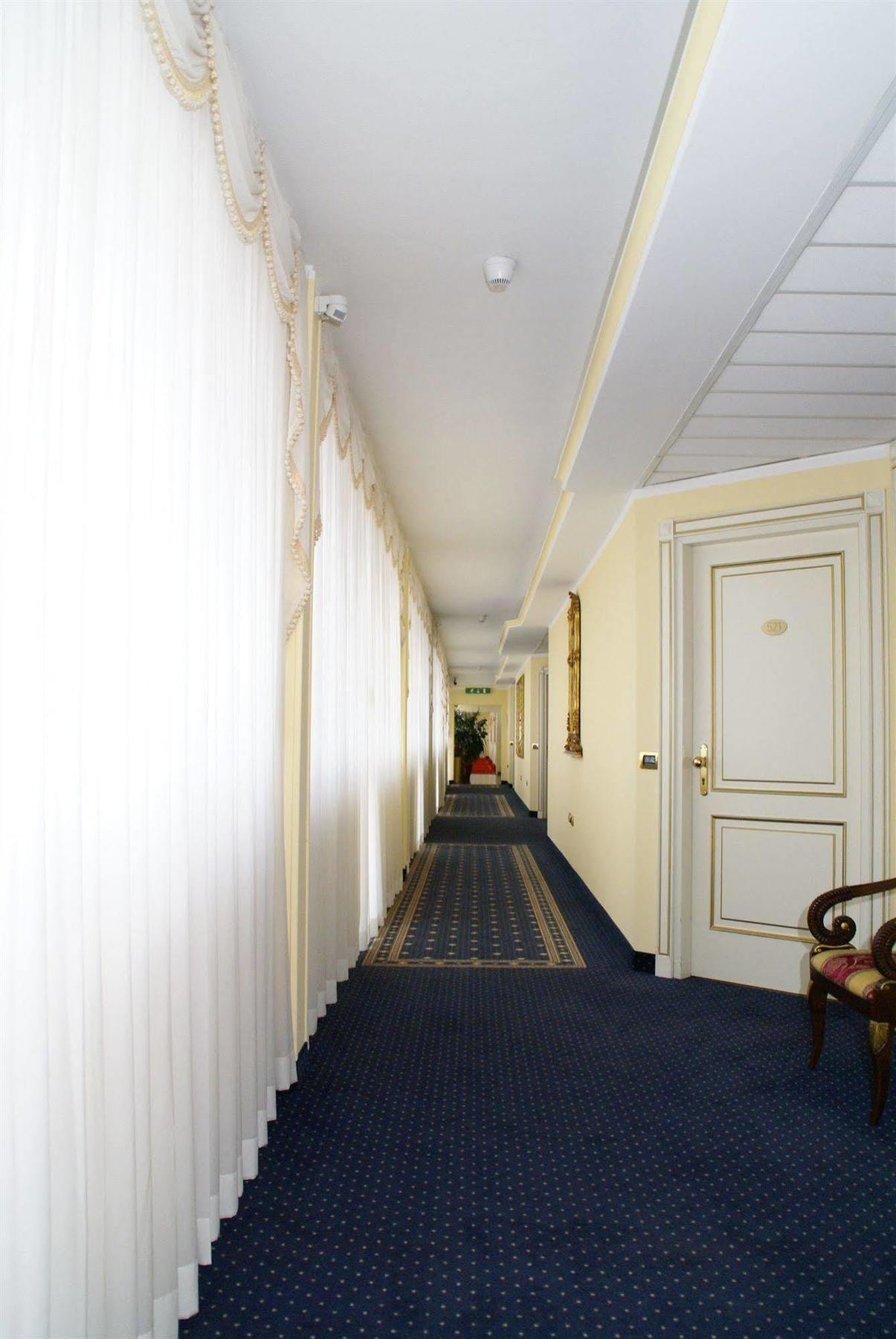 Hotel La Bussola Novara Bagian luar foto